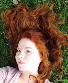 Red Haired Beauty, Copper Hair Color, Ignore Me, Copper Hair, Interesting Photos, Different Light