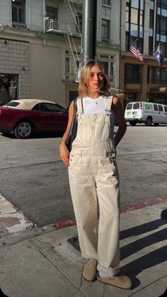 Outfit ideas | autumn outfit ideas | fall outfit inspo | fall aesthetic | transition outfits | berkinstoke clogs | chunky sweaters | overalls | jeans | baseball caps | fashion outfits | summer outfit | casual outfit | Clog Outfit Summer, How To Wear Clogs, Overalls Outfit Fall, Birkenstock Clog Outfit, Clog Outfit, Mode Kimono, Overall Outfit