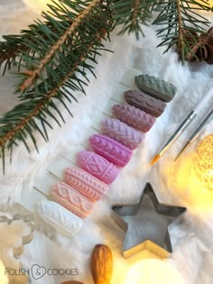 Weddig Nails, Polish Cookies, Sweater Art, Nail Art Noel, Bridesmaids Nails, Xmas Nail Art, Retro Nails, Simple Acrylic Nails