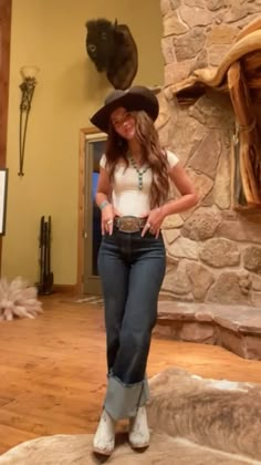 #westernootd #western #westernoutfit #westernoutfitideas #countryoutfit #westernfashion #westernfashioninspo Classy Cowgirl Outfits Rodeo, Western Grunge Outfits, Western Birthday Outfit Women, Western Date Night Outfit, Pbr Outfits, Southern Fits, Western Birthday Outfit, Western Party Outfit, Western Outfits Women Party