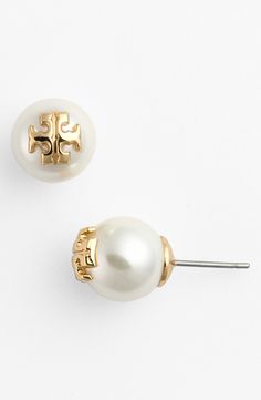 So classic and chic! Could wear these Tory Burch pearl stud earrings every day. Christmas Jewelry Ideas, Christmas Jewelry, Pearl Stud Earrings, Pearl Studs, Jewelry Ideas, Just In Case, Faux Pearl, My Jewellery, Beautiful Jewelry