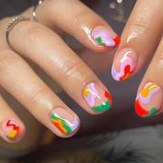 Nails with colorful squiggles Nails Ideas Summer, Summer Nails Ideas, 2023 Nails, Confetti Nails, Art At Home, Different Nail Designs, Nail Art At Home, Vibrant Nails, Simple Nail Art Designs