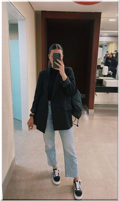 Stile Casual Chic, Chique Outfits, Uni Outfits, Business Casual Outfits For Work, Outfit Jeans, Stylish Work Outfits, Casual Work Outfits, Blazer Outfits, Work Outfits Women