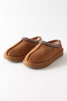 UGG Tasman Slipper | Urban Outfitters Tasman Slippers Outfits, Ugg Slippers Outfit, Slipper Outfit, Ugg Slipper, Cute Uggs, Slippers Outfit, Brown Slippers, Ugg Tasman Slippers, Ugg Tasman