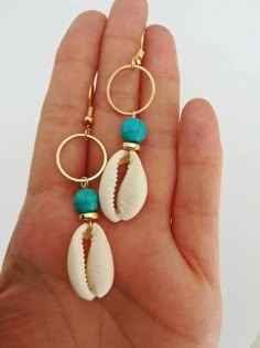 Cowrie Shell Jewelry, Diy Earrings Easy, True Spring, Seashell Jewelry, Homemade Jewelry, Handmade Wire Jewelry, Cowrie Shell, Shell Jewelry, Shell Earrings