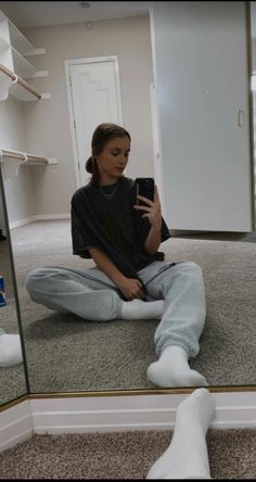 Girls In Sweats, White Nike Socks, Teen Socks, Socks Aesthetic, At Home Outfits, Birkenstock Outfit, Anna Banana, Girl Sweatpants, Stylish Photo Pose