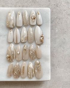 Wedding Nails Crome, Ivory Nail Designs, Bridal Nails Wedding Acrylic, Pretty Nail Art Designs Classy, Nail Art Wedding Elegant, White And Gold Nail Ideas, Nail Art Cream, Nail Art Designs Elegant, White And Gold Nail Designs