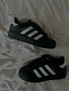 #adidas #superstar #shoes #aesthetic Adidas Superstar Aesthetic, Adidas Shoes Outfit Women, Zapatillas Aesthetic, Adidas Aesthetic, Adidas Superstar Outfit, Bape Shoes, Adidas Superstar Black, Superstar Adidas, Black Adidas Shoes