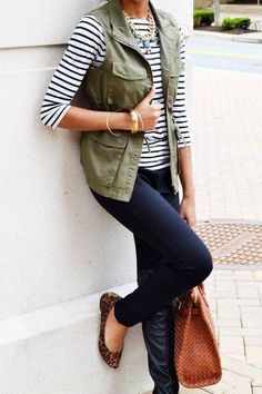 Pijamas Women, Looks Jeans, Vest Outfit, Cargo Vest, Utility Vest, Green Vest, Vest Outfits, Winter Mode, Fall Winter Style