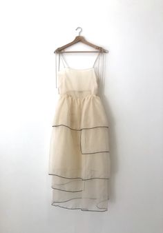 LAURENCE TIERED SILK ORGANZA MIDI DRESS (PRE ORDER) – Kamperett Silk Organza, Midi Length Dress, Mode Vintage, Look Fashion, Pretty Dresses, Chic Style, Dresser