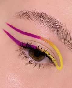 Graphic Eyeliner, Eye Makeup Pictures, Eye Makeup Designs, Bold Makeup, Creative Eye Makeup, Creative Makeup Looks, Makeup Makeover, Eye Makeup Art, No Eyeliner Makeup