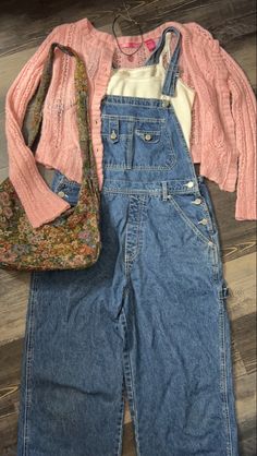 Cottage Fashion Style, Librarian Outfit Summer, My Clothing Aesthetic, Overall Outfits Aesthetic, Bookstore Aesthetic Outfit, Overalls Outfit Aesthetic, Overall Fits, Camille Rowe