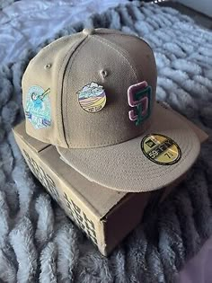 (eBay) New Era 59Fifty Fitted Hat Club Exclusive San Diego Padres Sandstorm 7 1/4 Pink Fire Hats, Custom New Era Hats, San Diego Padres Hat, Baseball Fitted Hats, Custom Fitted Hats, Swag Hats, Mad Hat, Hat Club, Dope Hats