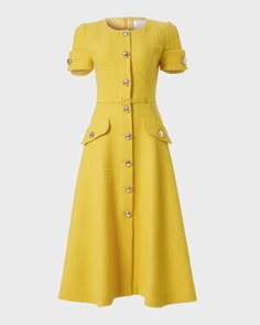 Classy Yellow Dress, Kate Middleton Style Dresses, Refined Woman, Tweed Midi Dress, Carolina Herrera Dress, Carolina Herrera Dresses, Classy Gowns, Oscar Fashion, Yellow Midi Dress