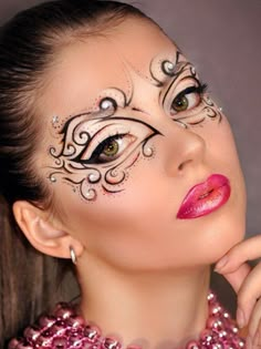 Masquerade Mask Makeup, Masquerade Makeup, Adult Face Painting, Creepy Halloween Makeup, Face Painting Easy, Mask Makeup, Fairy Makeup, Creative Eye Makeup