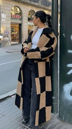 Elevated Basics Outfit Fall, Winter Wardrobe Black Women, Naya Ashley Stylist, Karuchee Tran Outfits, London Winter Outfits Black Women, British Fall Fashion, Christmas Sweater Outfit Black Women, Tan Duster Outfit, Winter Outfit Women Casual