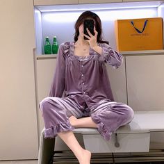 Velvet Pajamas, Home Clothes, Casual Home, Hijabi Girl, Bridesmaid Wedding, Sleepwear Sets, Wedding Bridesmaids, Winter Women