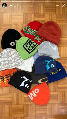 Winter Street Wear, Custom Fitted Hats, Cool Beanies, Vintage Beanie, Street Wear Fashion, Beanie Outfit, Winter Street, Winter Fits