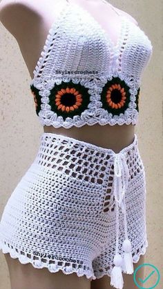 Crochet Shorts Pattern, Crochet Bra, Crochet Crop Top Pattern, Crochet Swimwear, Crochet Tops Free Patterns, Crochet Summer Tops, Crochet Shorts, Crochet Stitches For Beginners, Crochet Fashion Patterns