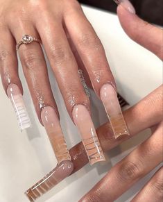 Short And Long Nails Together, Pink Ombre Nails Acrylic, Klaws Nails Acrylic, Klaws Nails, Coffin Pink Nails, Acrylic Nails Pretty, Nails Chrome, Nails Pretty, Pink Ombre Nails