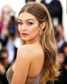 Hairstyles For Straight Hair, Fine Straight Hair, Ball Hairstyles, Hair Hoco, The Met Gala, Wedding Hair Inspiration, Penteado Cabelo Curto, Best Jewelry, Sleek Hairstyles