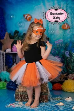 .Clown fish costume Halloween costume Thank you for stopping by Bowtastic Baby ... Clown fish Halloween costume for girls.  If your little one loves fish then this is the perfect costume for her.  It comes with the multi colored tutu and the clown fish mask.   If she would love just a mask just follow this link https://www.etsy.com/listing/776599499/clown-fish-mask-for-halloween-halloween?ref=listings_manager_grid Our tutus are made on an adjustable elastic waistband and packed with yards and ya Clown Fish Costume Diy, Halloween Fish Costume, Clown Fish Costume, Toddler Fish Costume, Clownfish Costume, Fish Costume Diy, Fish Halloween Costume, Fish Costume Kids, Diy Fish Costume