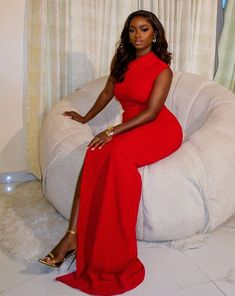 birthday outfit #prewedding #dinner #wedding #guest Off White Wedding Guest Dress, Wedding Guest Baddie, How To Pose At Dinner, Red And White Dress Outfit Classy, Classy Pose Ideas, Chic Poses Photo Ideas, Ladies Dinner Outfit Classy, Elegant Woman Photoshoot, Red Outfits For Women Classy