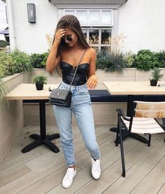 Bar Hopping Outfit, Comfy Jeans Outfit, Insta Aesthetic, Bar Outfits, Mom Jeans Outfit, Paris Mode, Eve Outfit, Body Suit Outfits, New Years Eve Outfits