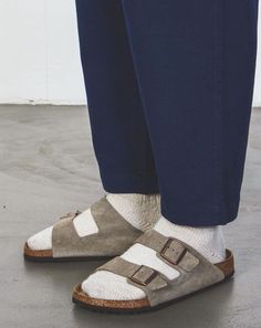 Birkenstock Sandals Outfit, Men Vintage Style, Mens Smart Casual Outfits, Summer Slides, Classy Outfits Men, Manolo Blahnik Heels, Cork Sandals, Sandals Outfit