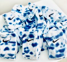 ♥︎ All orders are shipped USPS. If you need your order delivered quickly I suggest paying for expedited shipping.  There is always a chance for delays with any mailing service, especially during the holiday seasons! ♥︎ These are Brand New 100% authentic Nike DRI-FIT socks.  ♥︎ Each order is custom, made-to-order, and hand dyed.  ♥︎ We offer a variety of colors, with new colors dropping often.   ♥︎ Each pair of socks are uniquely unique.  ♥︎ Remember they are sisters not twins! Each pair of socks Dyed Nike Socks, Nike Floral, Dyed Socks, Dri Fit Socks, Cute Summer Shirts, Socks Nike, Dream Things, Floral Socks, Nike Socks