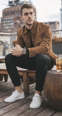 Brown Leather Skirt Outfit Fall, White Sneakers Men Outfit, Sneakers Men Outfit, Outfits Leather Skirt, Leather Skirt Outfit Fall, Brown Leather Skirt Outfit, Fall Outfits Brown, Sneakers Outfit Men, Mens Smart Casual Outfits