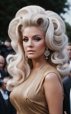 Big Blonde Hair, Hair Evolution, Formal Hairstyles For Long Hair, Layered Curly Hair, Celebrity Makeup Looks, Curls For Long Hair, Hair Upstyles, Big Curls