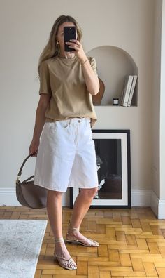 Chic Clothing Style, Jean Short Outfits, Quick Outfits, Tailored Shorts, Causual Outfits, Casual Chic Outfit, Classic Outfits, 50 Fashion, Looks Vintage