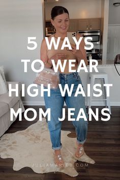 Mommy Fit Jeans Outfit, High Wasted Jeans Outfit Summer Casual, Rainy Day Mom Jeans Outfit, Loose Fit Jeans Women Casual Outfits, Light Wash Jeans Outfit Midsize, How To Style A Boyfriend Jeans, Moms Jeans Outfit Summer, How To Wear Mum Jeans, Mums Jeans Outfit