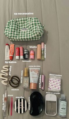 #dicas #bolsa #gloss #acessoriosfemininos Everyday Bag Essentials, Girl Tips, Emergency Kit, Essential Bag