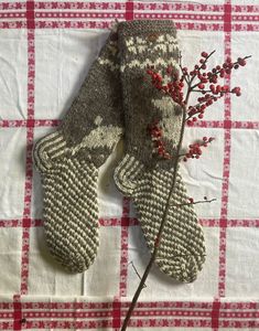 "Amazing large hand knit wool socks with a beautiful fair isle pattern. The colors are grey taupe and Ivory. Made by \"H Simon\" Bergen Norway.  Perfect for winter nights by the fire and for lounging at home, these have never been worn and are in new old stock condition. So warm and cosy. Chunky, thick wool! and can be worn with boots for pulling on under wellies or just as slippers around the house. Beautifully handmade! Condition: Deadstock condition, these are still attached and have not been Motif Fair Isle, Fair Isle Socks, Knit Wool Socks, Norwegian Style, Bergen Norway, Thick Wool, Fair Isle Pattern, Winter Nights, Wool Socks