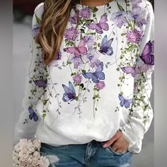 Love This Pretty Butterfly Lightweight Long Sleeve Shirt. Size 6 Clothes For Women Over 60, Shirt Painting, Spring Hoodie, Painted Clothing, Loose Hoodie, Hoodie Streetwear, Floral Butterfly, Painted Clothes, Long Sleeve Tops Casual