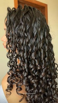 Haircare Curly Hair, Styling Curly Hair Naturally, Long Curly Hair Haircuts, Tight Curl Perm, Hairstyles For Long Hair Curly, Pretty Curly Hair, Shiny Curly Hair, Hair Inspo Curly, Hair Care Curly