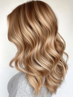 Natural Blonde Hair With Highlights, Dirty Blonde Hair With Highlights, Natural Strawberry Blonde Hair, People Embracing, Red And Blonde, Dark Strawberry Blonde, Light Strawberry Blonde, Hair Color Blonde Highlights, Red Blonde