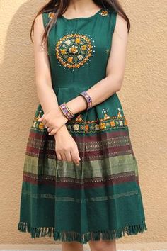 Froke Design Ideas Cotton, Froke Design Ideas, Synthetic Kurti Designs, Mogra Designs, Dress Designing Ideas, Cotton Short Dresses, Long Gown Design, Simple Kurta Designs, Designer Kurti Patterns