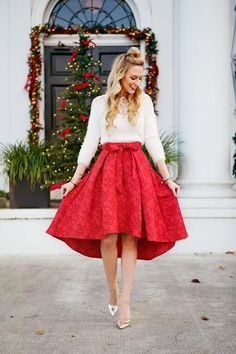 Look your absolute best for this year's Christmas and New Years' parties. Here are 14 modest holiday holiday outfits you can easily replicate. Christmas Outfit Dresses, Christmas Eve Outfit, Casual Christmas Party, Silver Cocktail Dress, Halloween Tattoo