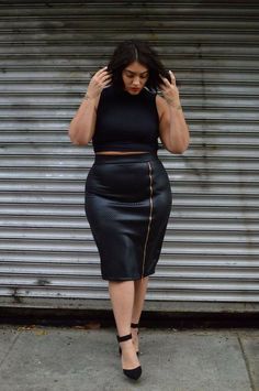 Nadia Aboulhosn, Skirt Diy, Wear Crop Top, Dress Sweater, Hip Hop Outfits, Leather Pencil Skirt, Plus Size Beauty, Plus Size Models, Plus Size Fashion For Women