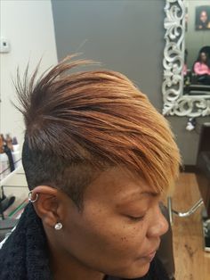 Short Weave Hairstyles, Short Hair Designs, Short Shaved Hairstyles, Mohawk Hairstyles, Edgy Short Hair, Sassy Hair, Haircut And Color