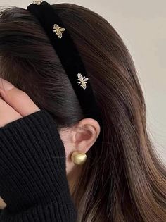 TERSE Black Velvet Headband for Women White Pearl Head Band Cute Designer Headband Fashion Hair Accessories Vintage Women Holiday Headbands Elastic Hair Bands for Women's Hair Hair Accessories Vintage, Designer Headbands, Retro Hairstyles, Hair Decorations, Wide Headband, Headband Styles