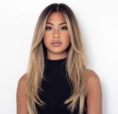 Blonde Balayage In Black Hair, Hair Colors For Black Eyebrows, Honey Blonde Hair Black Roots, Blonde Balayage With Black Roots, Blond On Asian Hair, Honey Blonde Balayage Black Hair, Honey Blonde Hair On Black Hair, Light Brown Baylage Hair Straight, Asian Blonde Balayage Long Hair