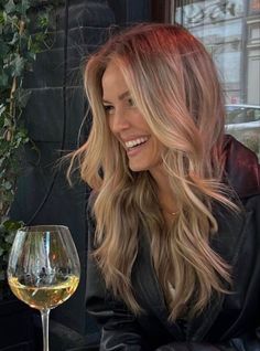 Rambut Brunette, Summer Blonde Hair, Bronde Hair, Balayage Blonde, Dirty Blonde Hair, Honey Blonde Hair, Dark Blonde Hair, Blonde Hair Inspiration, Blonde Hair Looks