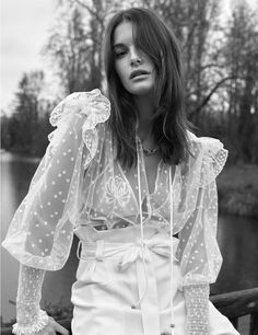 Editorial Fashion Photography, Mode Editorials, Lace Camisole, 1970s Fashion, Vestidos Vintage, Best Wedding Dresses, Mode Inspo, Looks Style, Wedding Dresses Simple