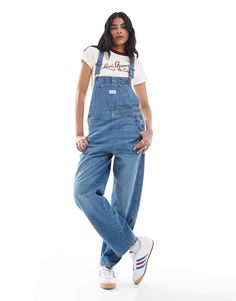 Jumpsuits & Playsuits by Levi's Your one-and-done outfit Classic dungarees design Adjustable buckle straps Functional pockets Branded patch Straight leg Regular fit Blue Jean Overalls Outfits, Overalls Design, Uni Outfit, Outfit Classic, Denim Dungarees, Vintage Fits, Maxi Dress Trend, Denim Jumpsuit, Petite Maternity