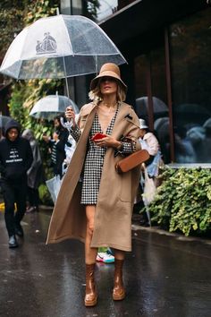 Paris Street Style Spring, Moda Paris, Christian Dior Couture, Paris Street Style, Spring Street Style, Winter Trends