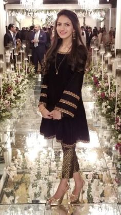 Brides friend Black Pakistani Dress, Pakistani Formal Dresses, Pakistani Fashion Party Wear